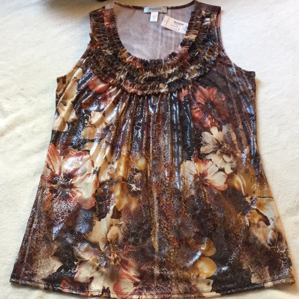 Shimmering ruffle floral tank top